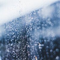 下雨天，一个人的房间