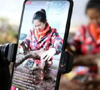 农家抱养女开直播呼救?假的
